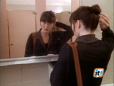 Charmed-Online-dot-NL-BeverlyHills90210-3x07-0301.jpg