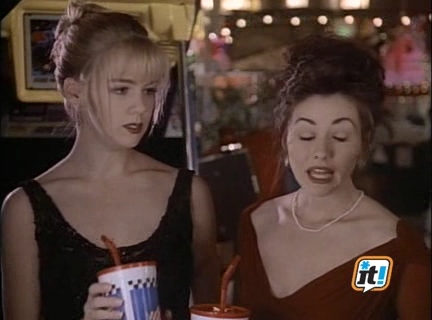 Charmed-Online-dot-NL-BeverlyHills90210-3x16-1517.jpg