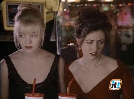 Charmed-Online-dot-NL-BeverlyHills90210-3x16-1534.jpg