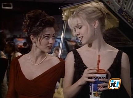 Charmed-Online-dot-NL-BeverlyHills90210-3x16-1570.jpg