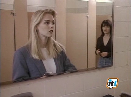 Charmed-Online-dot-NL-BeverlyHills90210-3x23-0716.jpg