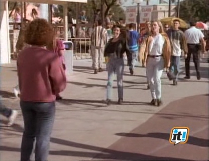 Charmed-Online-dot-NL-BeverlyHills90210-3x26-1031.jpg