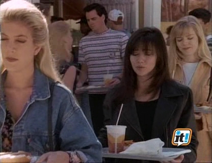Charmed-Online-dot-NL-BeverlyHills90210-3x26-1318.jpg