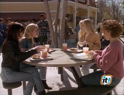 Charmed-Online-dot-NL-BeverlyHills90210-3x26-1331.jpg