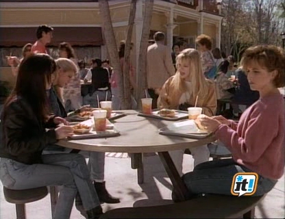 Charmed-Online-dot-NL-BeverlyHills90210-3x26-1335.jpg