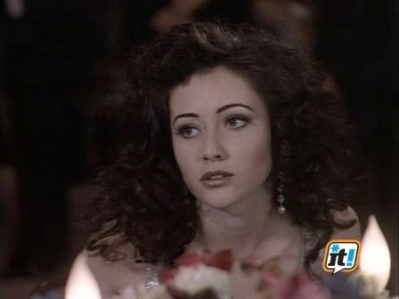 Charmed-Online-dot-NL-BeverlyHills90210-3x27-2016.jpg