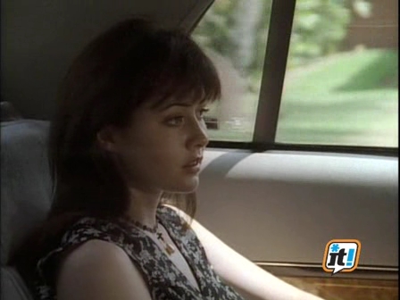 Charmed-Online-dot-NL-BeverlyHills90210-4x01-1218.jpg