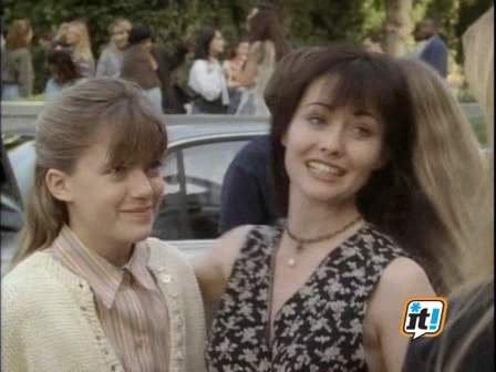 Charmed-Online-dot-NL-BeverlyHills90210-4x01-1307.jpg