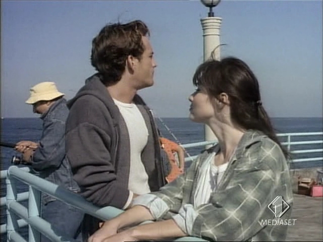 Charmed-Online-dot-NL-BeverlyHills90210-4x03-1366.jpg
