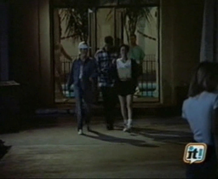 Charmed-Online-dot-NL-BeverlyHills90210-4x05-1317.jpg