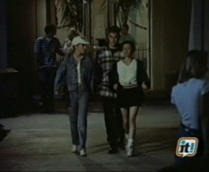 Charmed-Online-dot-NL-BeverlyHills90210-4x05-1321.jpg