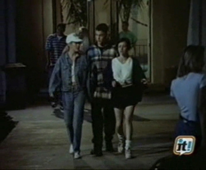 Charmed-Online-dot-NL-BeverlyHills90210-4x05-1322.jpg