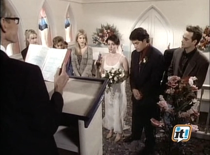 Charmed-Online-dot-NL-BeverlyHills90210-4x10-2135.jpg