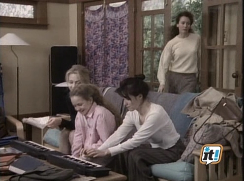 Charmed-Online-dot-NL-BeverlyHills90210-4x16-0711.jpg
