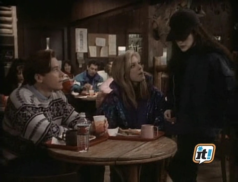 Charmed-Online-dot-NL-BeverlyHills90210-4x17-0296.jpg