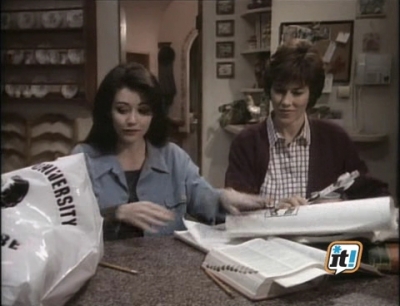 Charmed-Online-dot-NL-BeverlyHills90201-4x181780.jpg