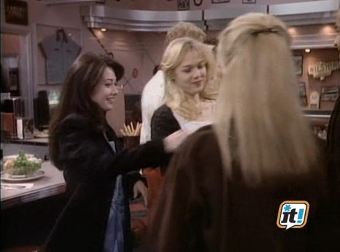 Charmed-Online-dot-NL-BeverlyHills90210-4x19-0905.jpg