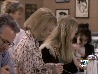 Charmed-Online-dot-NL-BeverlyHills90201-4x25-1590.jpg