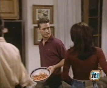 Charmed-Online-dot-NL-BeverlyHills90201-4x26-0707.jpg