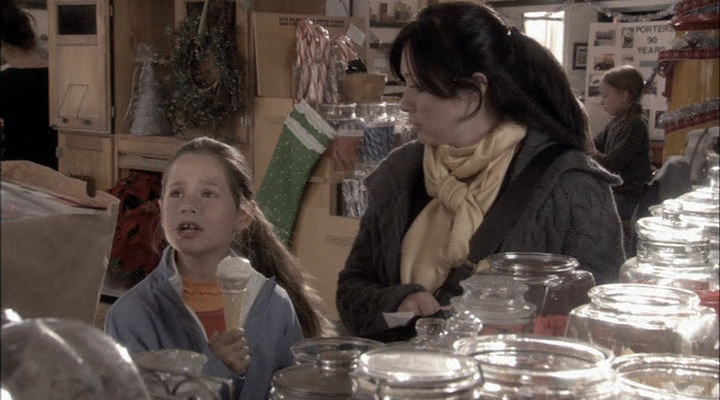 Charmed-Online-dot-net_ChristmasCarper2316.jpg