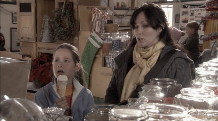 Charmed-Online-dot-net_ChristmasCarper2321.jpg