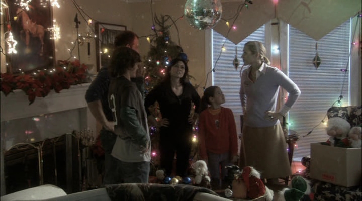 Charmed-Online-dot-net_ChristmasCarper2733.jpg