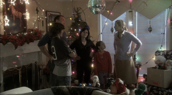 Charmed-Online-dot-net_ChristmasCarper2734.jpg