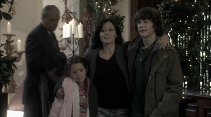 Charmed-Online-dot-net_ChristmasCarper3196.jpg