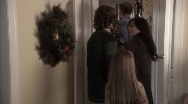 Charmed-Online-dot-net_ChristmasCarper3259.jpg