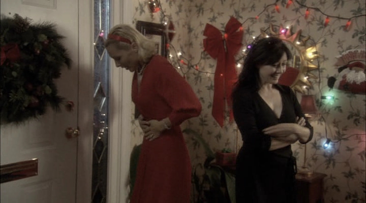 Charmed-Online-dot-net_ChristmasCarper3595.jpg