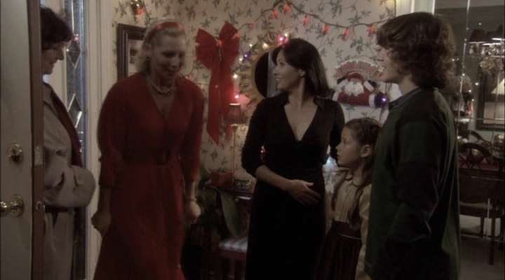 Charmed-Online-dot-net_ChristmasCarper3610.jpg