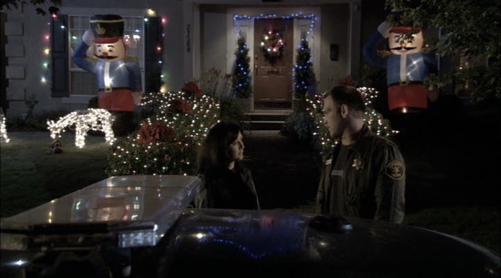 Charmed-Online-dot-net_ChristmasCarper4685.jpg