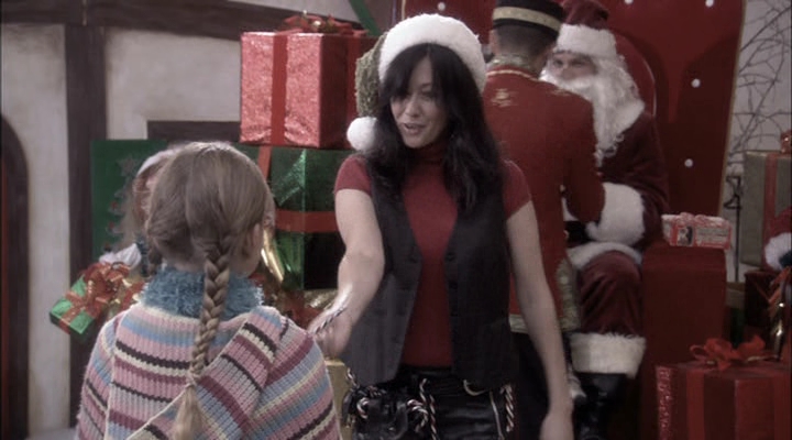 Charmed-Online-dot-net_ChristmasCarper5005.jpg