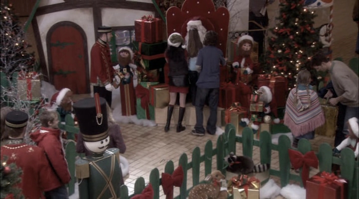 Charmed-Online-dot-net_ChristmasCarper5037.jpg