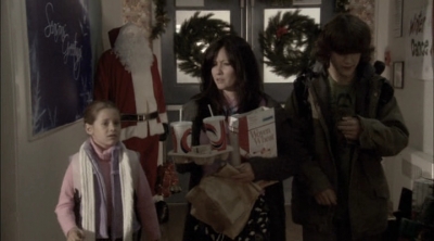 Charmed-Online-dot-net_ChristmasCarper1204.jpg