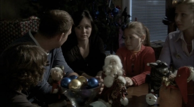 Charmed-Online-dot-net_ChristmasCarper2711.jpg