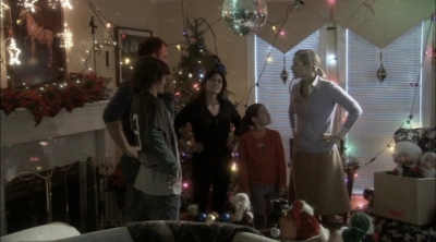 Charmed-Online-dot-net_ChristmasCarper2733.jpg