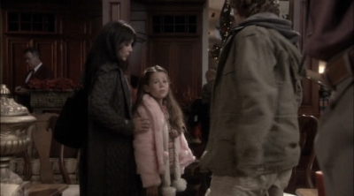 Charmed-Online-dot-net_ChristmasCarper3177.jpg