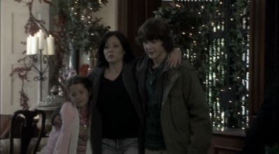 Charmed-Online-dot-net_ChristmasCarper3195.jpg