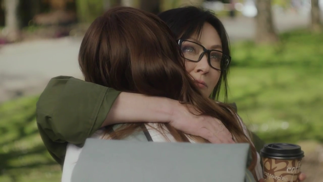 Charmed-Online-dot-nl_DyingToBelong2417.jpg Charmed-Online-dot-nl_DyingToBelong2417.jpg