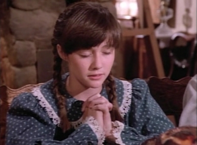 Charmed-Online-dot-NL-LittleHouseonthePrairie_BlessAlltheDearChildren4159.jpg