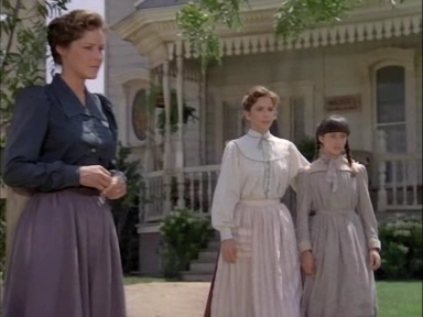 Charmed-Online-dot-NL-LittleHouseonthePrairie_LookBacktoYesterday3505.jpg