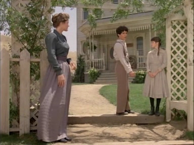 Charmed-Online-dot-NL-LittleHouseonthePrairie_LookBacktoYesterday3606.jpg