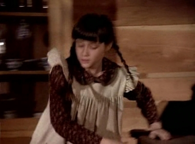 Charmed-Online-dot_nl-LittleHouseonthePrairie9x04-1940.jpg