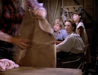 Charmed-Online-dot-NL-LittleHouseonthePrairie9x07-1874.jpg