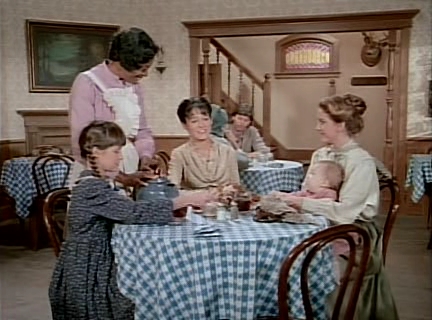 Charmed-Online-dot-NLCharmed-Online-dot-NL-LittleHouseonthePrairie9x10-0175.jpg