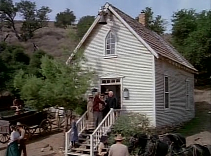 Charmed-Online-dot-NLCharmed-Online-dot-NL-LittleHouseonthePrairie9x10-0956.jpg