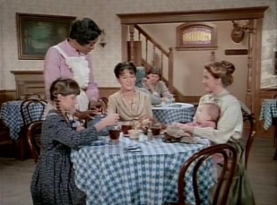 Charmed-Online-dot-NLCharmed-Online-dot-NL-LittleHouseonthePrairie9x10-0176.jpg