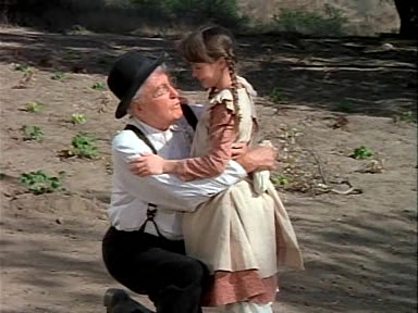 Charmed-Online-dot-NLCharmed-Online-dot-NL-LittleHouseonthePrairie9x12-2349.jpg