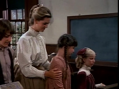 Charmed-Online-dot-NLCharmed-Online-dot-NL-LittleHouseonthePrairie9x12-3054.jpg